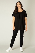 Base Level Curvy shirt Yokia