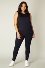 Base Level Curvy singlet Yasmina