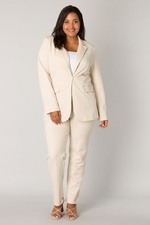 Base Level Curvy blazer Yacey